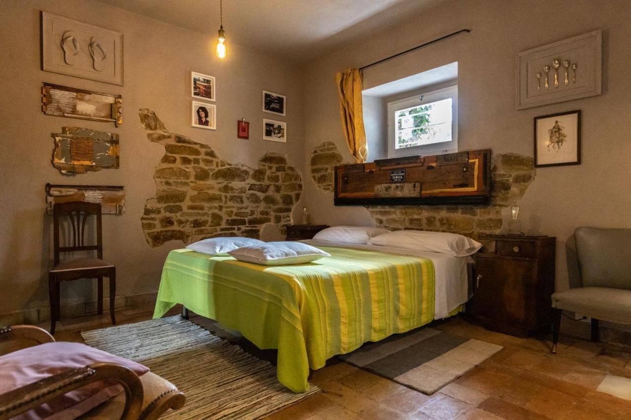 Tuttaterra Guest House Serra San Quirico Eksteriør bilde