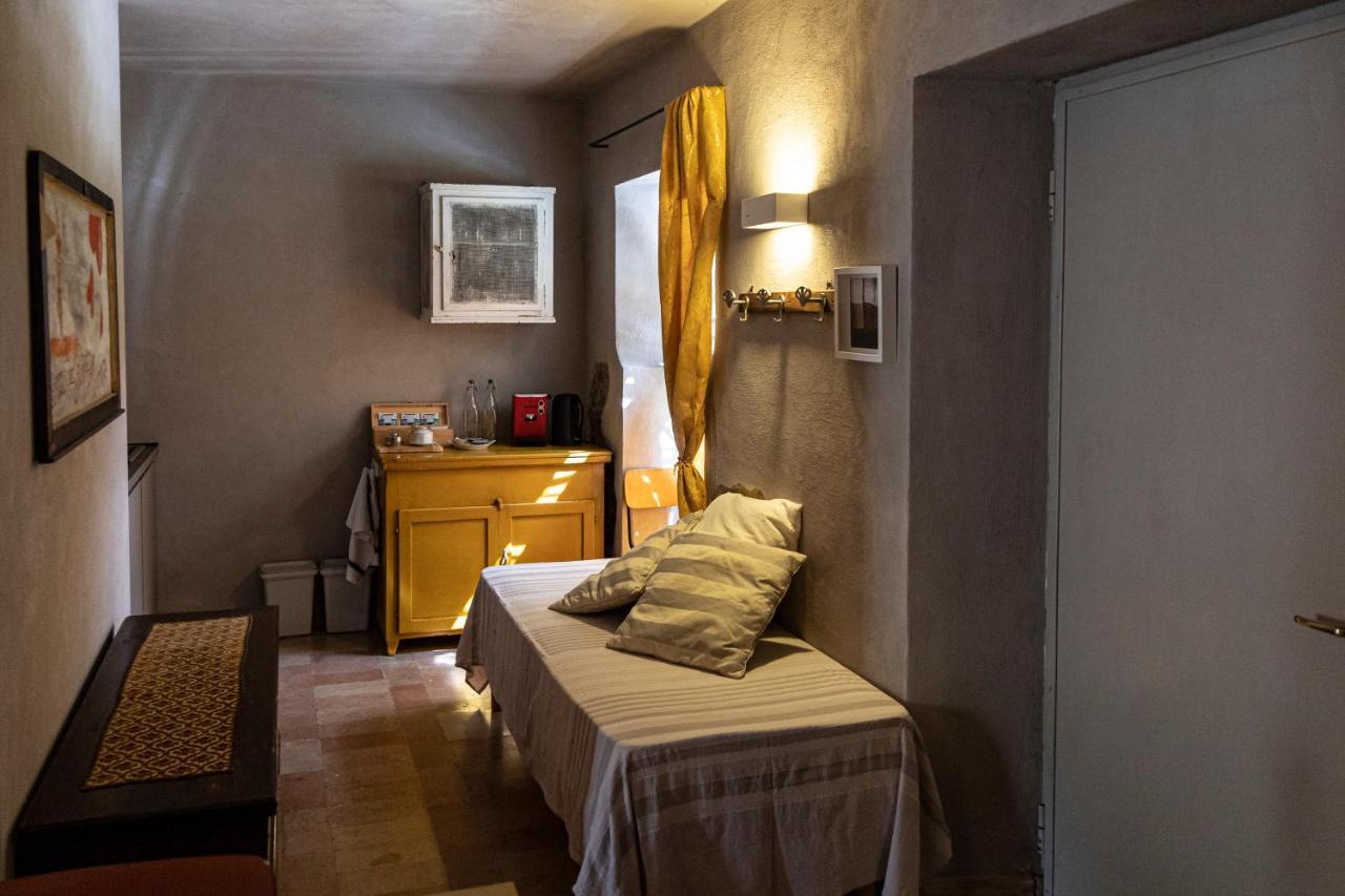 Tuttaterra Guest House Serra San Quirico Eksteriør bilde