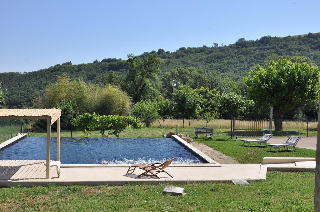 Tuttaterra Guest House Serra San Quirico Eksteriør bilde