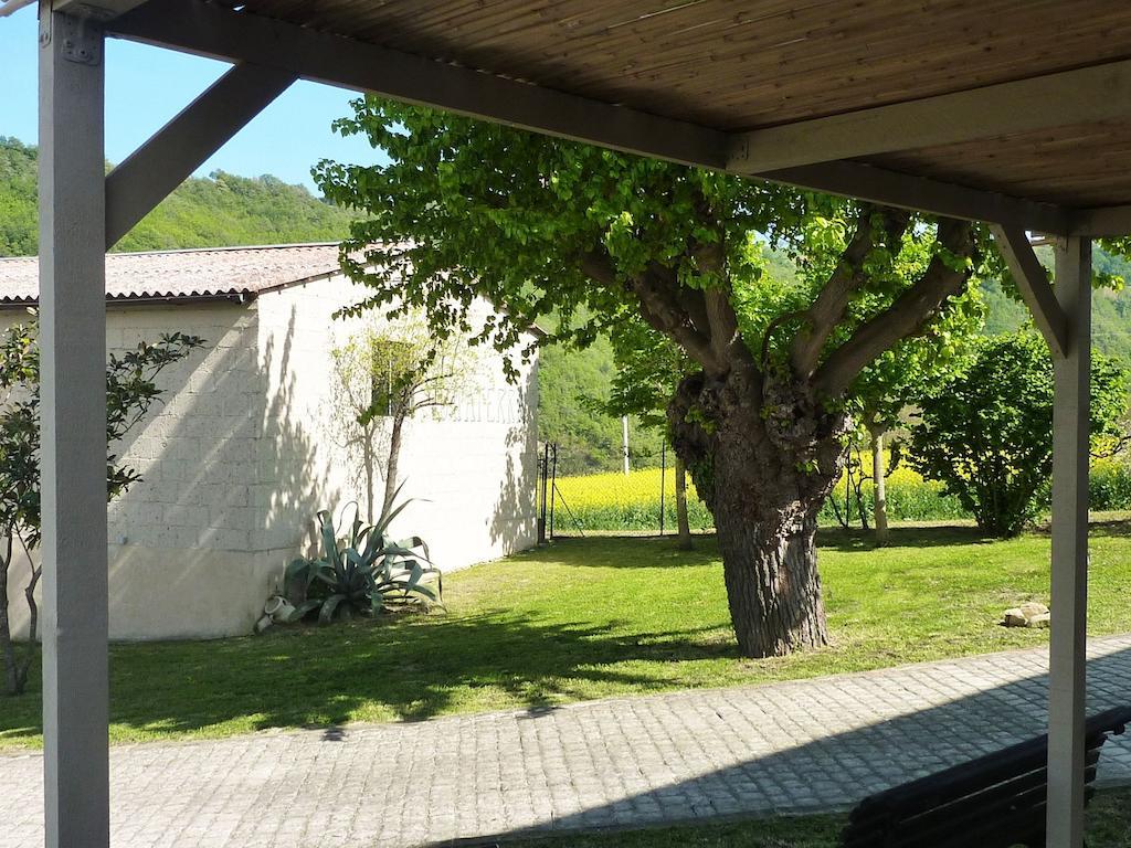Tuttaterra Guest House Serra San Quirico Eksteriør bilde